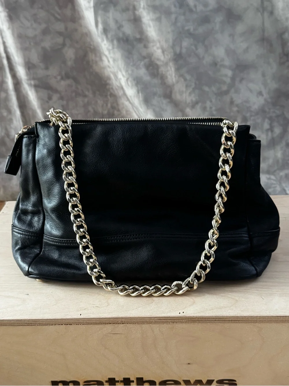 Karen Millen Black Leather Shoulder Bag with Gold Chain Straps and Dust Bag - Picture 2 of 11